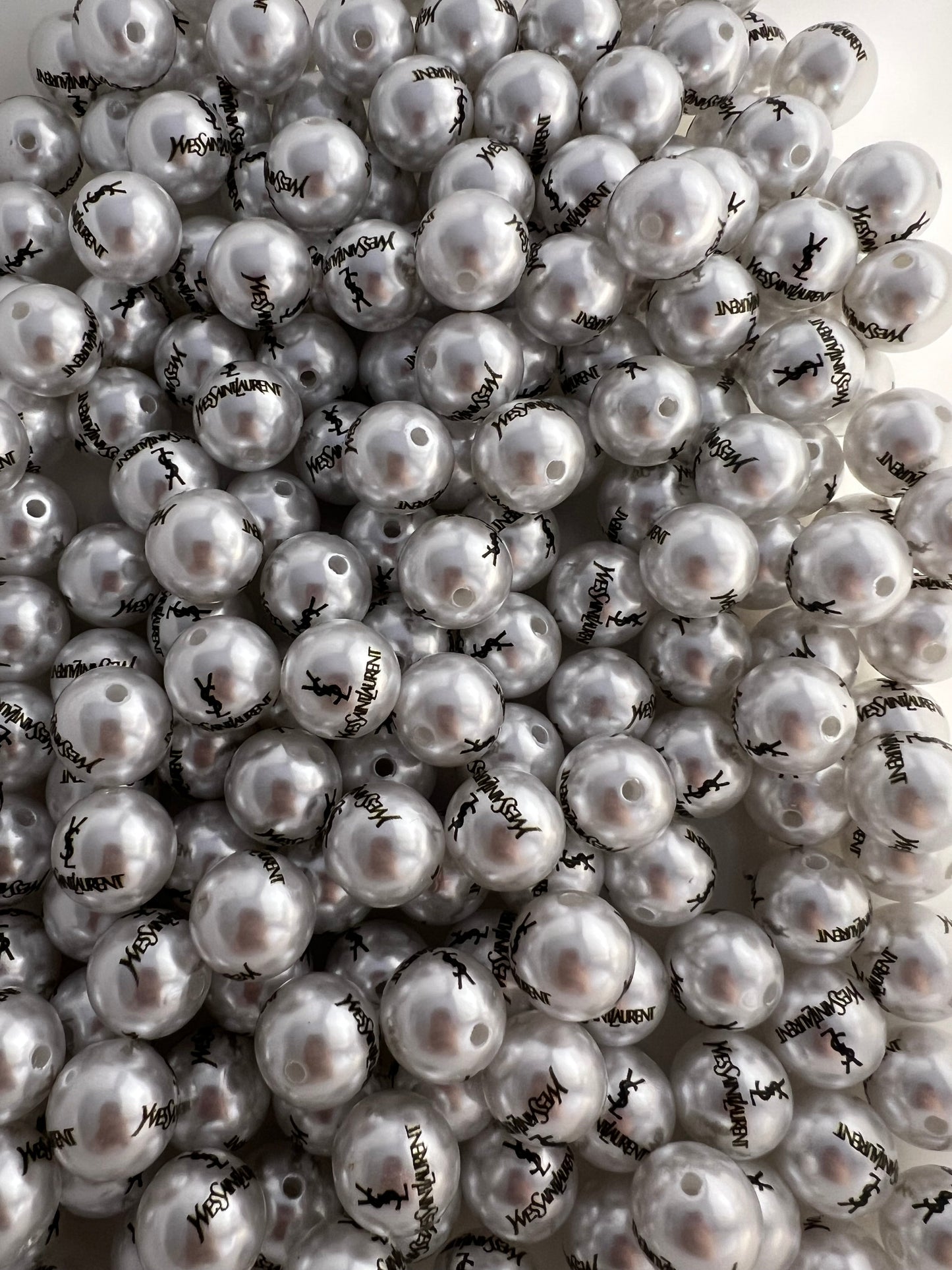 16mm acrylic designer beads(cc/vv/dd/gg/tiff)